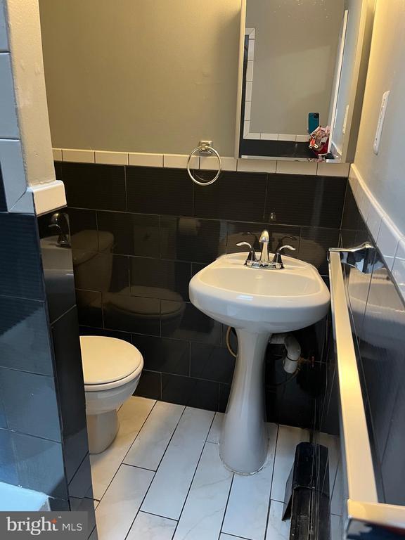 Building Photo - 4329 Dungan St