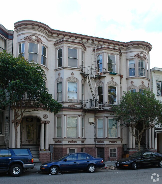 Building Photo - 2027-2031 Oak St