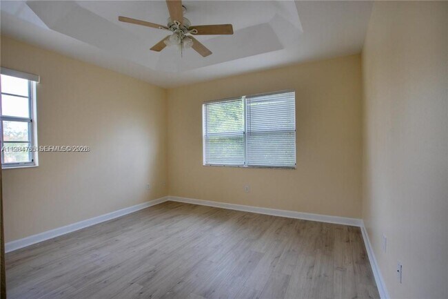 Building Photo - 1490 NE 33rd Rd