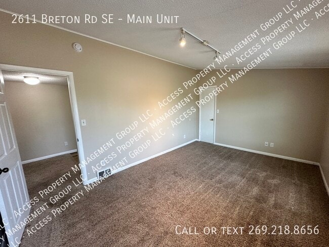 Building Photo - 2611 Breton Rd SE