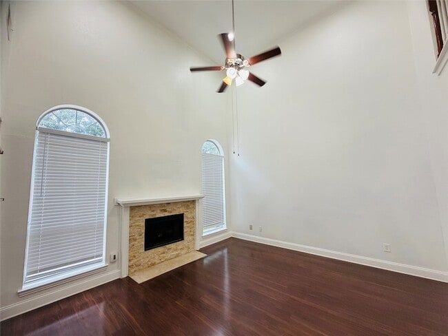 Building Photo - 434 Moonlight Way