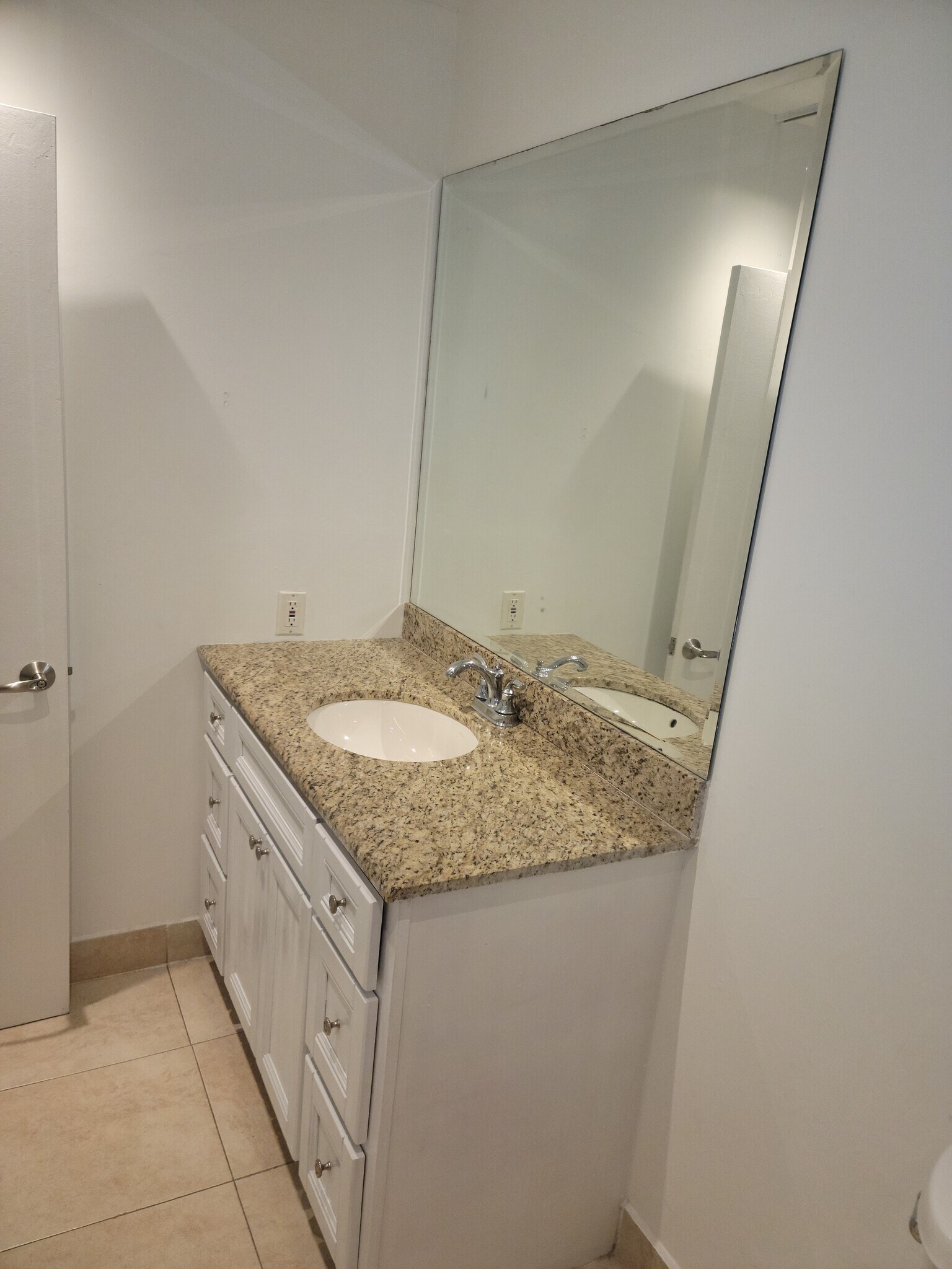 Building Photo - 13455 NE 10th Ave