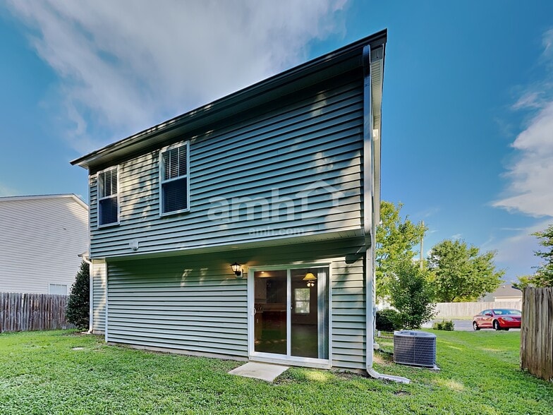 Building Photo - 3709 Pinkham Way