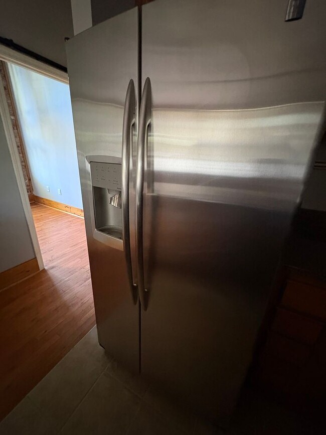 Building Photo - Lovely 2 Bedroom 2 full Bath Historical  Condo in Downtown Easley! Lawn Care and Trash Pickup inc...