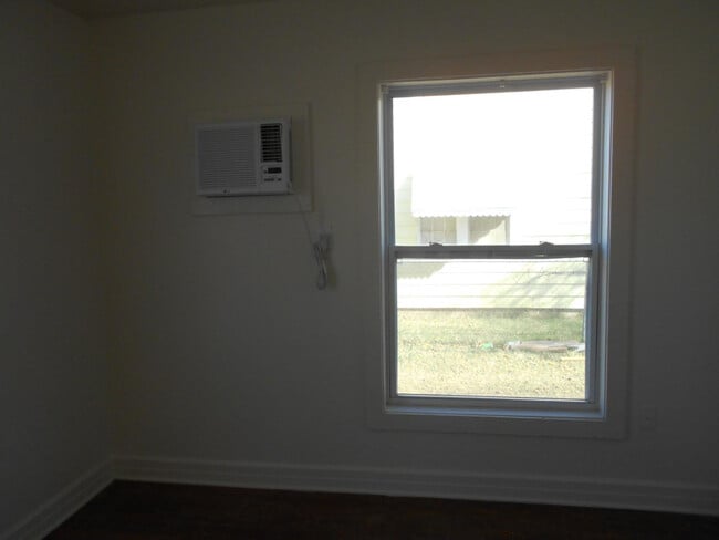 Building Photo - 2207 26th St