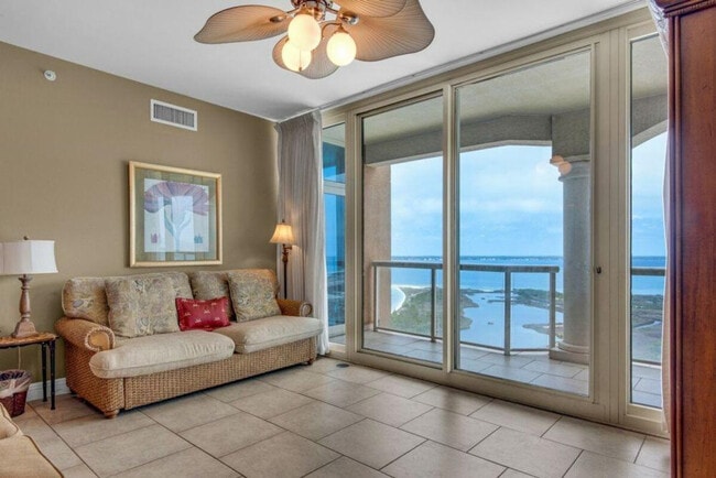 Building Photo - 2 Portofino Dr