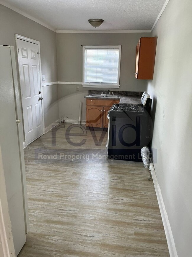 Building Photo - 2562 Quail Ave