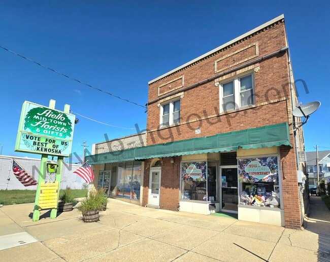 Primary Photo - 2106 52nd St