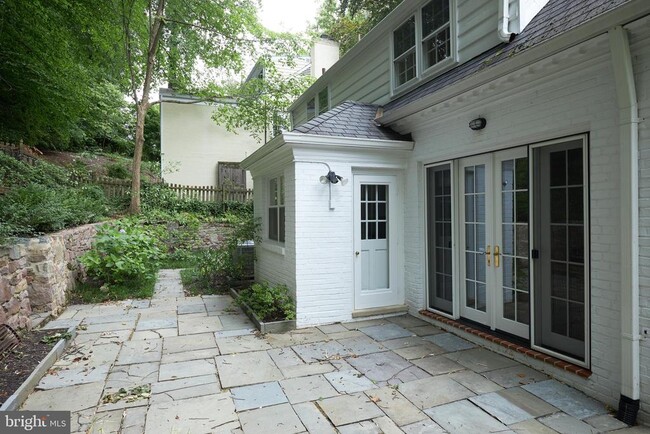 Building Photo - 5306 Albemarle St