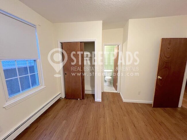 Building Photo - 1 bedroom in Boston MA 02130
