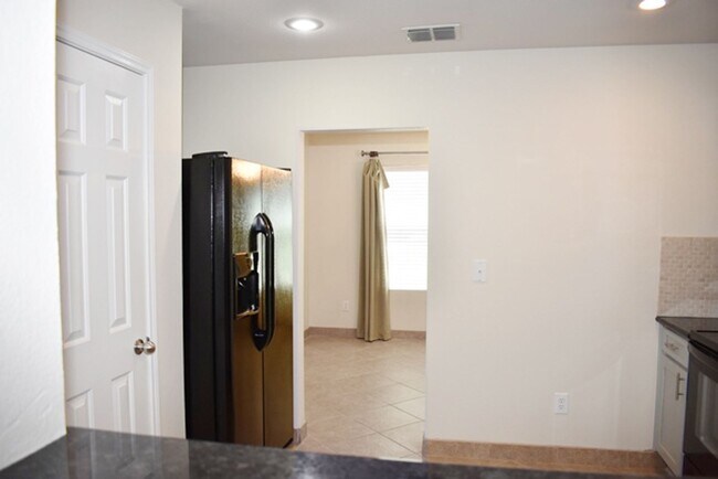 Building Photo - GREAT 3-2-2 in N. Ft Worth, desirable Kell...