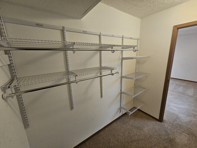 Building Photo - 5244 Wagon Wheel Ln