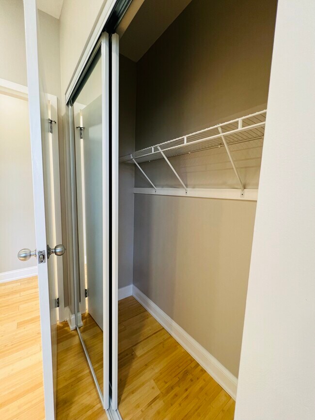 Building Photo - 182 Gay St