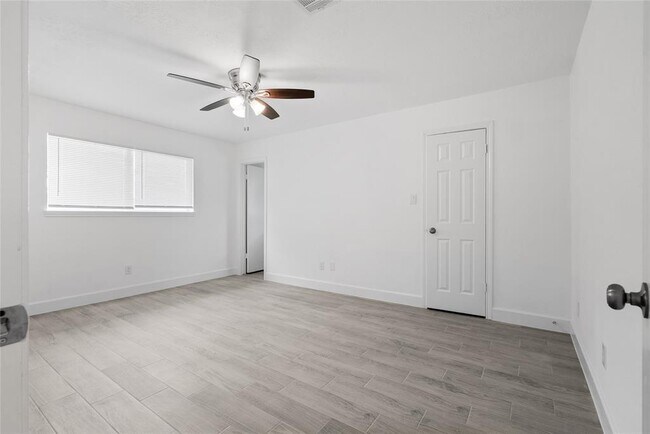 Building Photo - 1814 Hanbury Ct