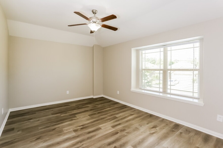 Building Photo - 16146 Fairway Creek Cir