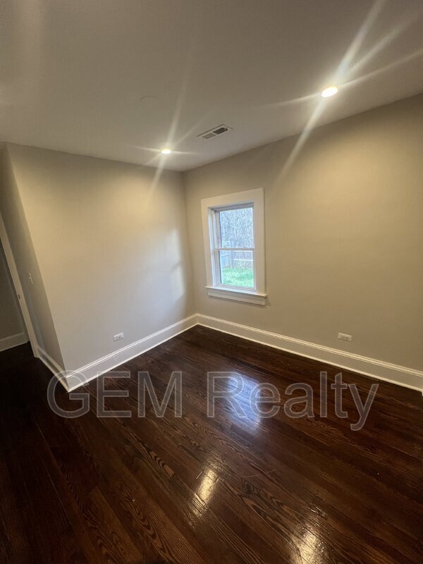 Building Photo - 9248 Kings Hwy