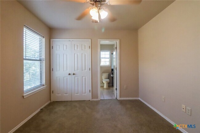 Building Photo - 1125 Brown Rock Dr
