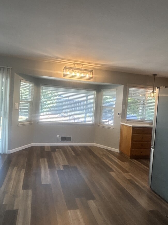 Building Photo - 1816 Fallon Ln