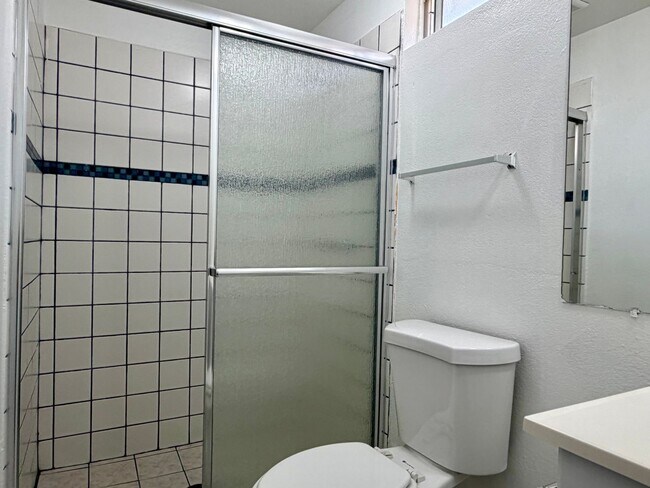 Building Photo - 4522-24