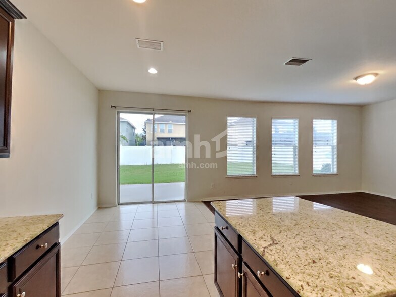 Building Photo - 2806 Maple Brook Loop