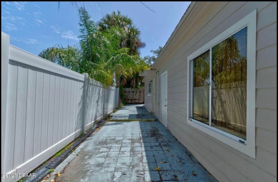 Building Photo - 118 Pierce Ave