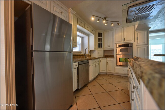 Building Photo - 1744 Gambel Quail Dr