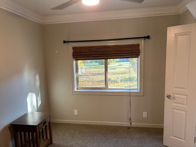 Building Photo - One bedroom in Bow