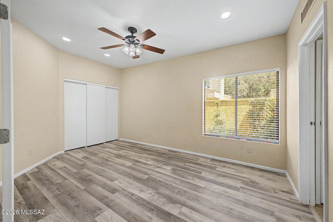 Building Photo - 5250 Woodspring Dr