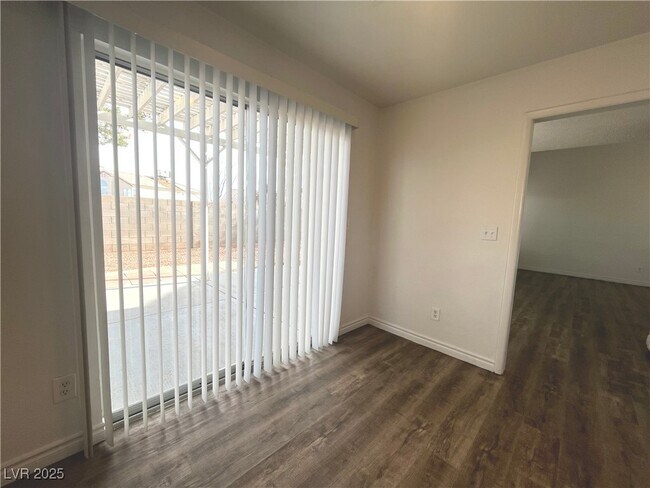 Building Photo - 1537 N Canyon Rose Way