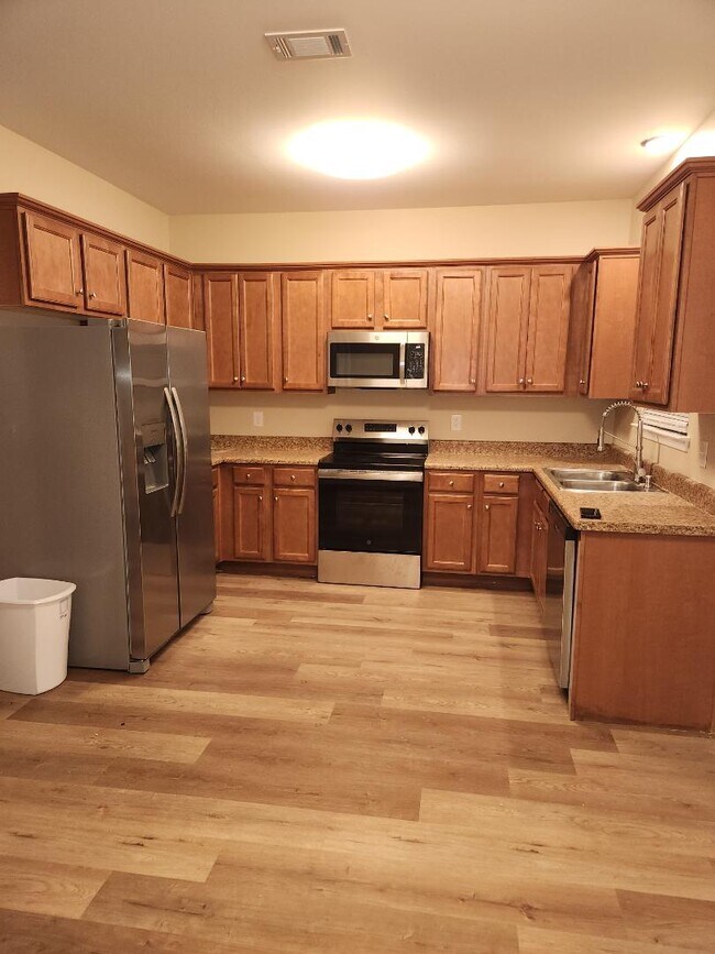 Building Photo - 4925 Catahoula Dr