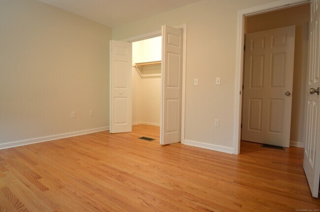 Building Photo - 173 Saybrook Rd