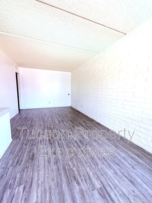 Building Photo - 20 N Leonora Ave