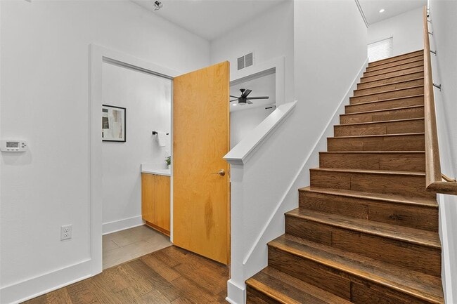 Building Photo - 7813 Mullen Dr