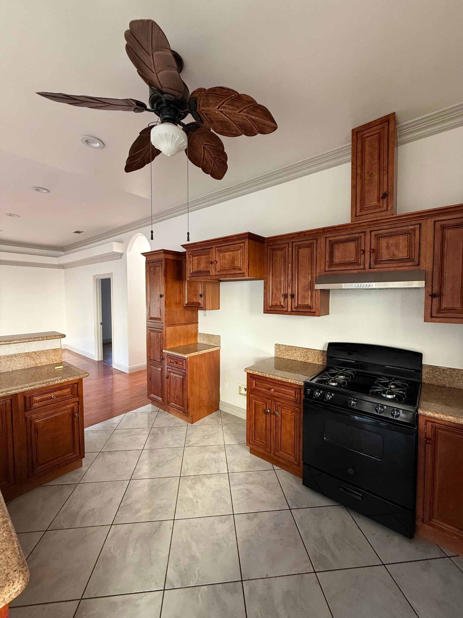 Building Photo - 1645 W 36th Pl