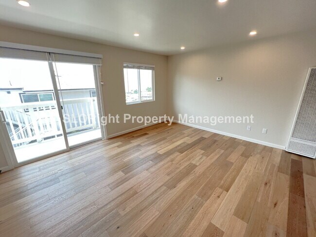Building Photo - AVAILABLE SEPTEMBER- Upper Level Apartment in Pismo Beach - 1 Bedroom / 1 Bathroom