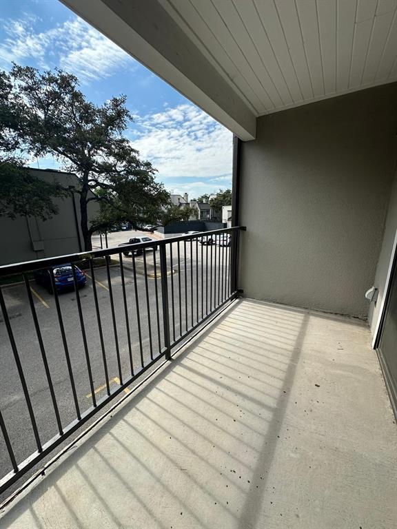 Building Photo - 935 La Posada Dr