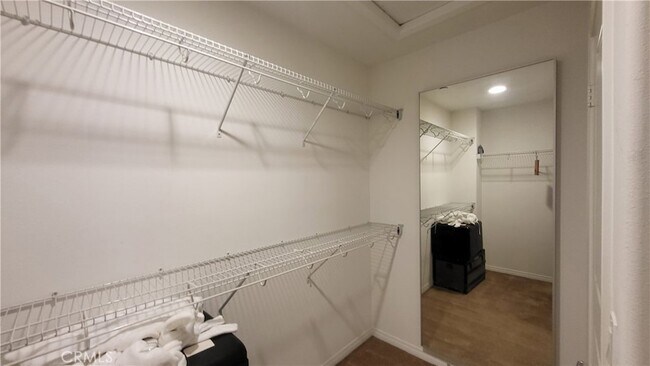 Building Photo - 89 Linden Ln