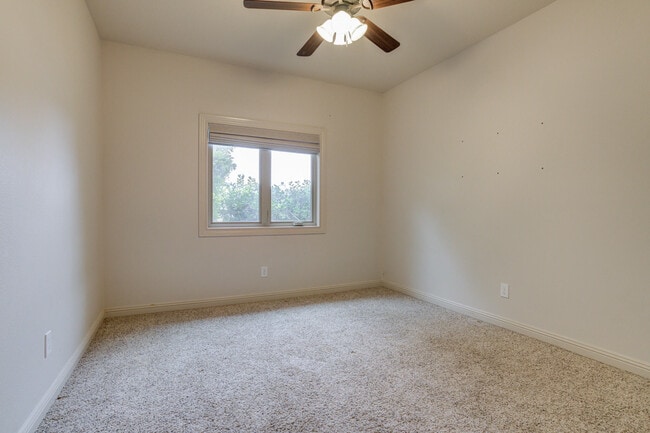 Building Photo - 803 Avenue S