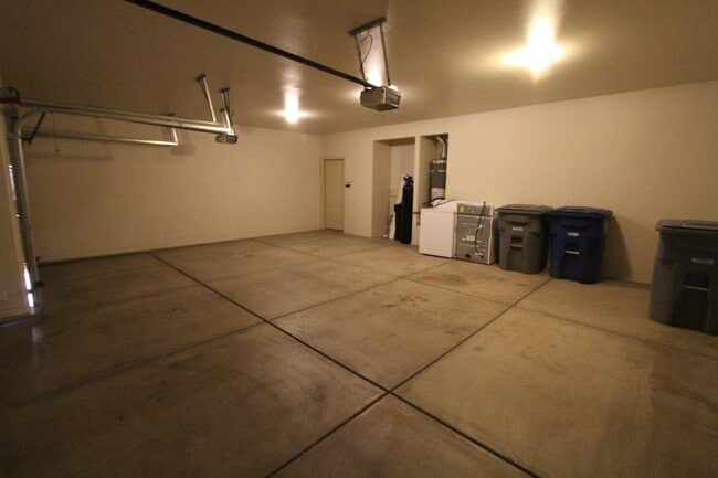 Building Photo - 4 Br, 3 Car Garage - Stone Gate at Seven H...