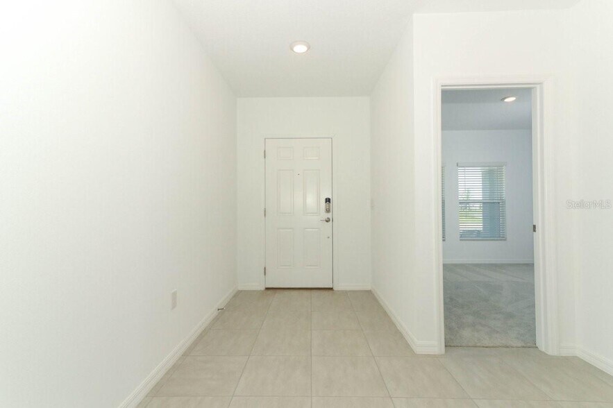 Building Photo - 4557 Ranunculus St