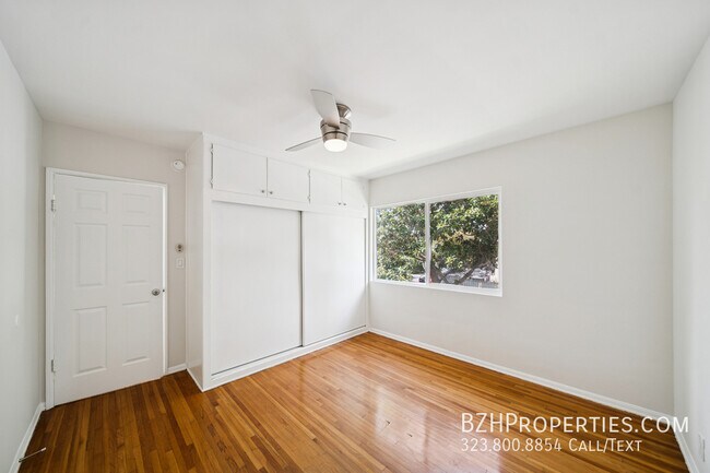 Building Photo - 7571 Willoughby Ave