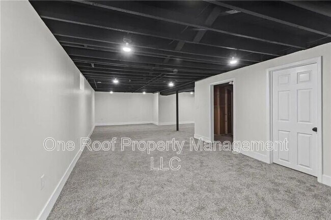 Building Photo - 8105 E 80th Terrace