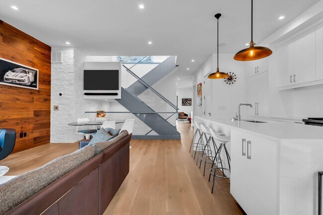 Building Photo - 200 Ocean Ave N