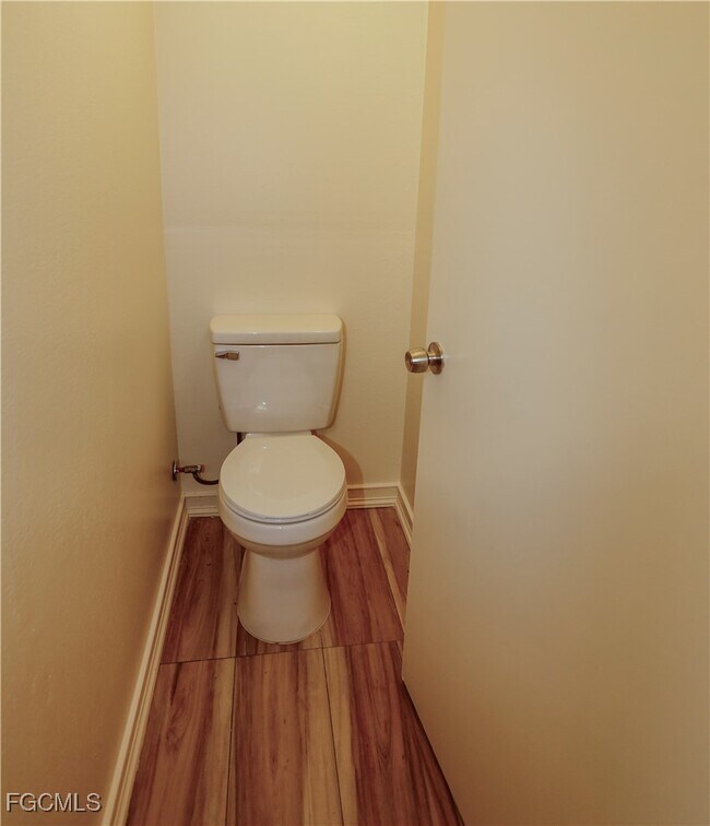 Building Photo - 1366 Nimrod St