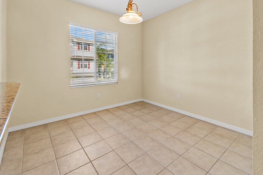 kitchen dining area - 3409 10th Ln W