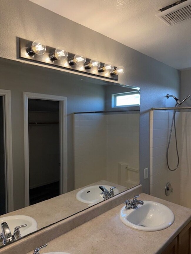 Building Photo - 2-STORY HOME FOR RENT IN HENDERSON