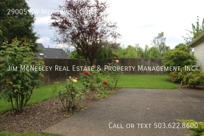 Building Photo - Highly Desirable Wilsonville Meadows Ranch...