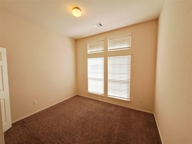 Building Photo - 525 Loma Cedro Bend