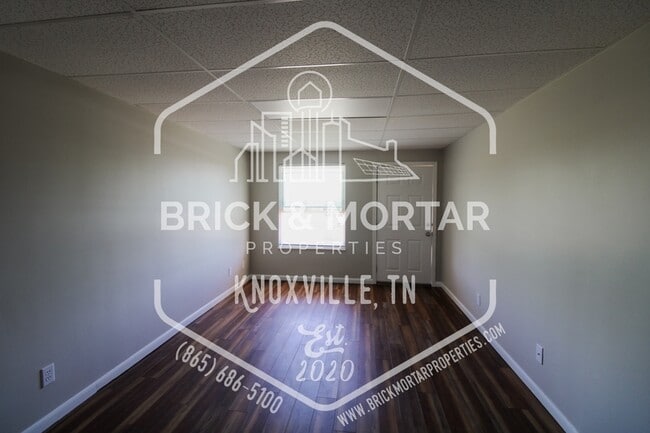 Building Photo - 1017 Clendenen Rd