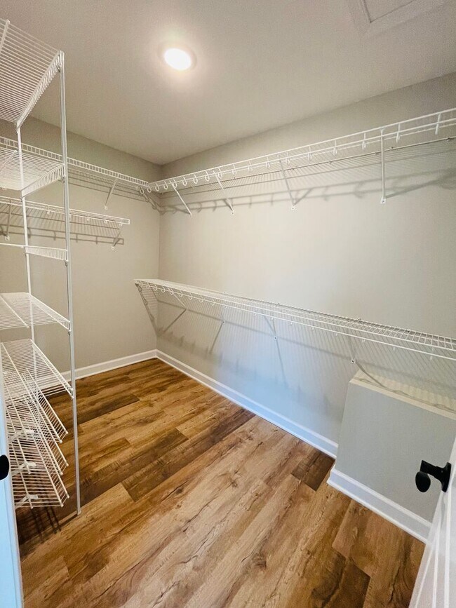 Building Photo - Brand New Townhouse in Congers Creek